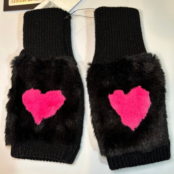 NWT Jocelyn Intarsia Hearts Faux Fur Mittens OS Black/Pink - Picture 1 of 3